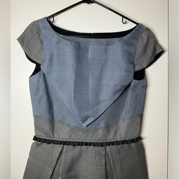 Zac Posen 100% Silk Plaid Blue Black Grey Structured Cap Sleeve Shift Dress 6 - Picture 2 of 15